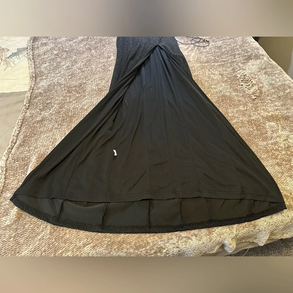 Hello Molly ‘Dear Emilia’ Black Sparkle Maxi, Built-in Cups, NWT, Size XS - Picture 13 of 16